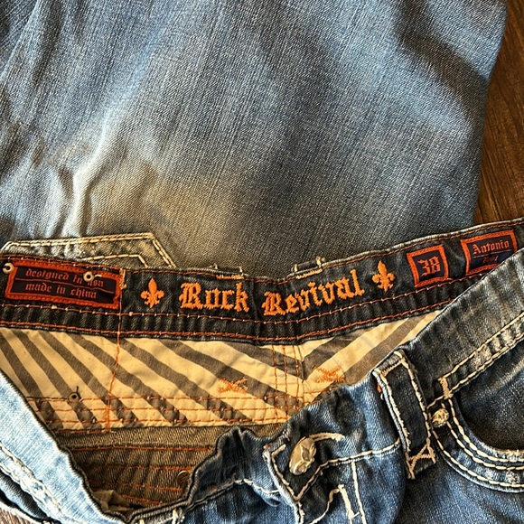 Rock Revival Distressed Jeans - Picture 8 of 11